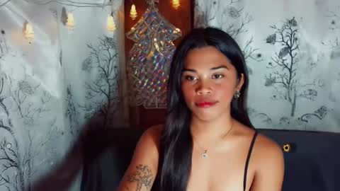 Snapshot of yourqueen_19 chatting on 05/09/26, 06:35 yourqueen_19 online show from 05/09/26, 06:35