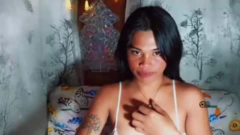 Snapshot of yourqueen_19 chatting on 05/23/26, 03:38 yourqueen_19 online show from 05/23/26, 03:38