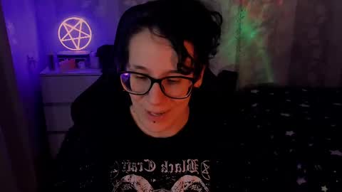 Snapshot of yourscosmic chatting on 03/12/25, 09:45 Yours Cosmic online show from 03/12/25, 09:45