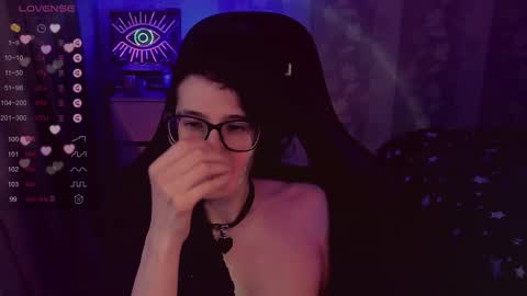 Snapshot of yourscosmic chatting on 10/16/25, 12:22 Yours Cosmic online show from 10/16/25, 12:22