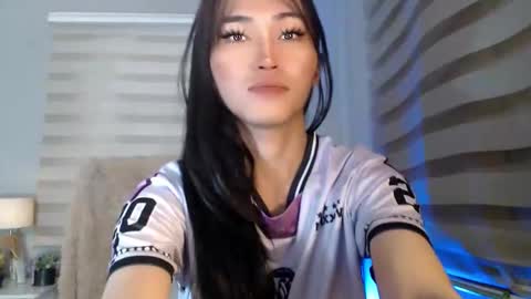    online show from 10/05/25, 02:54