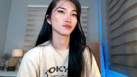    online show from 10/12/25, 10:53