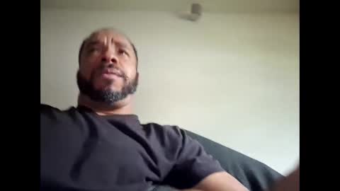 Snapshot of yoursexydaddy8181 chatting on 06/01/26, 05:36 yoursexydaddy8181 online show from 06/01/26, 05:36