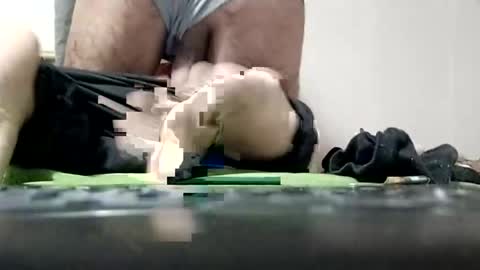 Mark online show from 11/12/25, 04:07