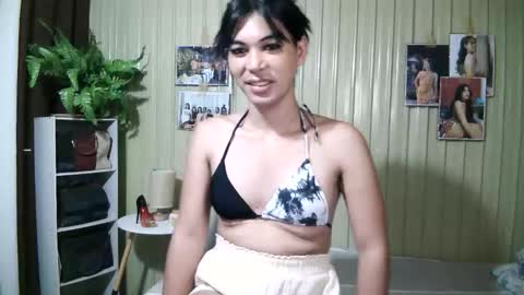 yoursubmissive_larah online show from 02/18/26, 02:29