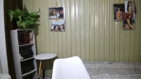 yoursubmissive_larah online show from 03/10/26, 05:01