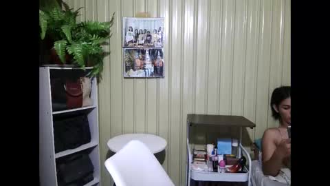 Snapshot of yoursubmissive_larah chatting on 05/12/26, 05:26 yoursubmissive_larah online show from 05/12/26, 05:26