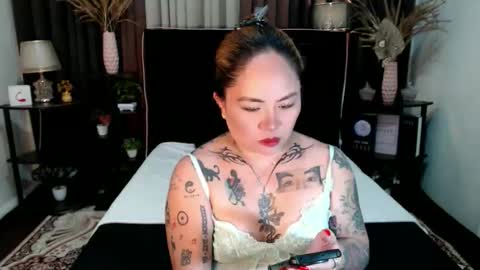 Snapshot of yoursweet_amara chatting on 04/25/26, 11:24 AMARA online show from 04/25/26, 11:24
