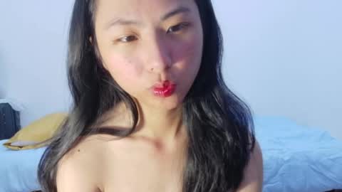 Snapshot of yoursweetestkiwi chatting on 05/21/26, 02:35 Kiwi online show from 05/21/26, 02:35
