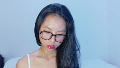 Snapshot of yoursweetestkiwi chatting on 06/10/26, 02:45 Kiwi online show from 06/10/26, 02:45