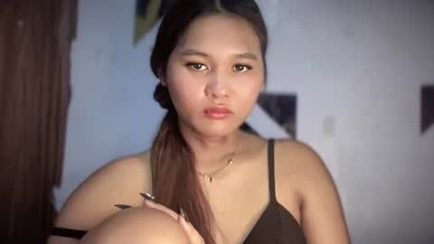 yoursweetgirl_zia online show from 05/19/26, 06:53