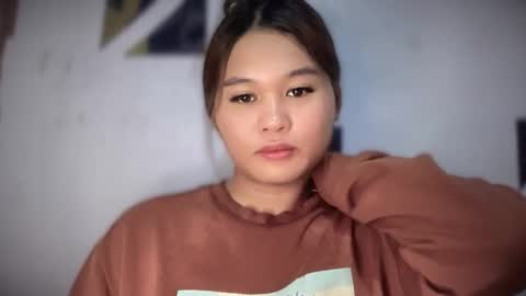 yoursweetgirl_zia online show from 06/06/26, 08:52