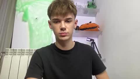 yoursweetyguy online show from 10/28/25, 03:25