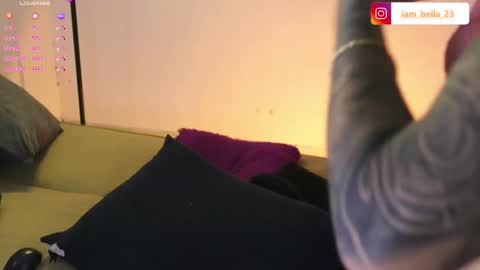 Bella- Independert Model online show from 03/07/25, 08:00