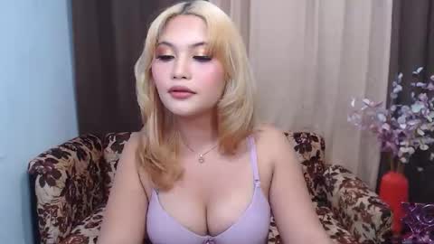 Snapshot of youungsextdeity chatting on 05/16/26, 10:01 cathy online show from 05/16/26, 10:01