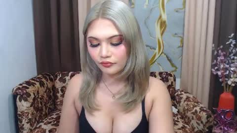 Snapshot of youungsextdeity chatting on 06/16/26, 10:07 cathy online show from 06/16/26, 10:07