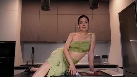 Snapshot of youur_sweetheart chatting on 02/18/26, 03:19 youur_sweetheart online show from 02/18/26, 03:19