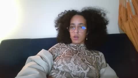 Snapshot of youwishtobeme chatting on 12/03/24, 11:46 elizabeth ju online show from 12/03/24, 11:46