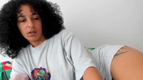 Snapshot of youwishtobeme chatting on 02/17/25, 05:21 elizabeth ju online show from 02/17/25, 05:21