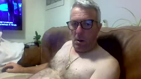Snapshot of yragbew chatting on 07/18/26, 02:49 Daddiesgirl online show from 07/18/26, 02:49