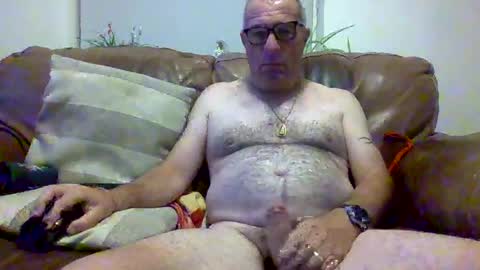 Snapshot of yragbew chatting on 07/24/26, 03:26 Daddiesgirl online show from 07/24/26, 03:26
