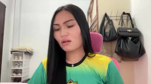 yrdrmgrl_jennie26 online show from 02/17/26, 07:20