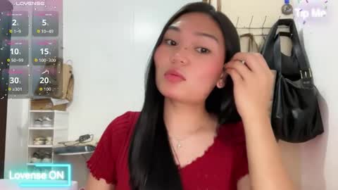 yrdrmgrl_jennie26 online show from 04/15/26, 07:21