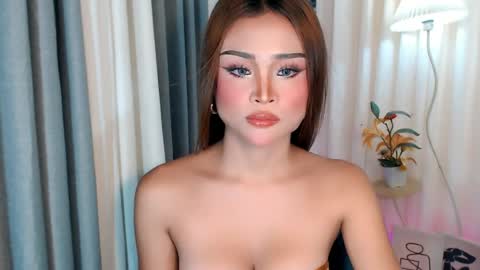 Snapshot of ysabellefox chatting on 04/22/26, 10:06 ysabellefox online show from 04/22/26, 10:06