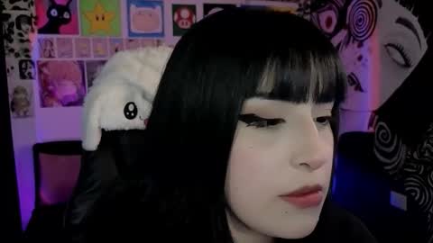    rawr   Anne Independent model      online show from 09/09/25, 01:05