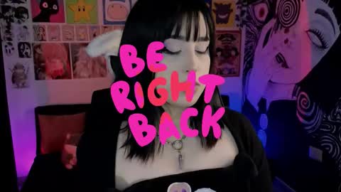    rawr   Anne Independent model      online show from 10/14/25, 11:27