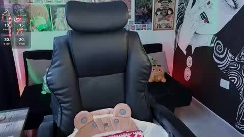    rawr   Anne Independent model      online show from 12/04/25, 07:00