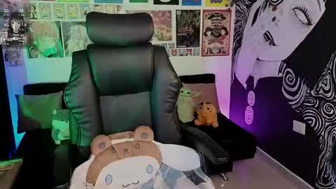    rawr   Anne Independent model      online show from 02/10/26, 12:48