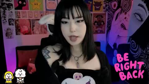    rawr   Anne Independent model      online show from 02/19/26, 11:23