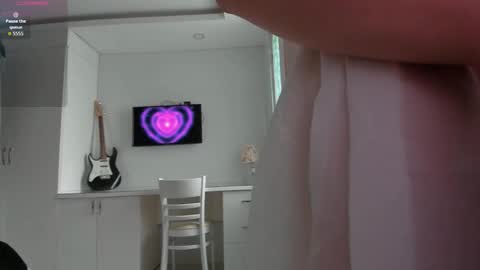 Yuki online show from 09/19/25, 12:34