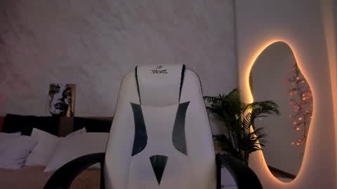 Yuki online show from 06/15/26, 01:24