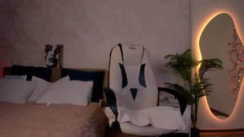 Yuki online show from 06/17/26, 01:45