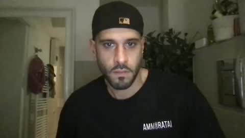 Snapshot of yul53 chatting on 09/29/25, 08:02 yul53 online show from 09/29/25, 08:02