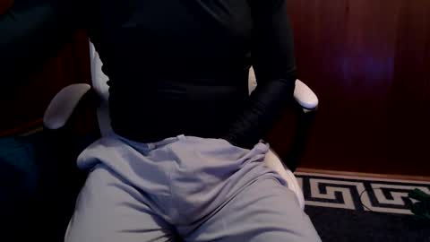 Snapshot of yulanesca chatting on 05/24/26, 05:12 Russ online show from 05/24/26, 05:12