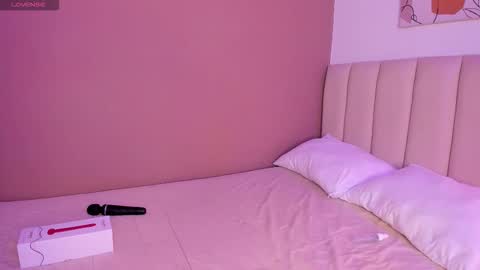 Yuliet online show from 10/14/25, 08:53