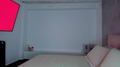 Snapshot of yuli_cardona_ chatting on 05/28/26, 03:48 Yuliet online show from 05/28/26, 03:48