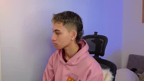 yulian_vasquez online show from 10/08/25, 12:14