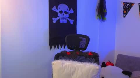 yulian_vasquez online show from 10/13/25, 12:27