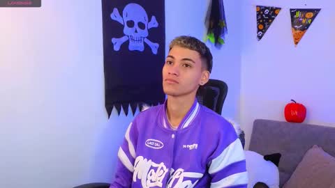 yulian_vasquez online show from 10/16/25, 12:28