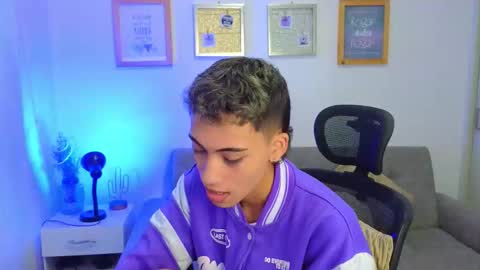 yulian_vasquez online show from 11/29/25, 12:30