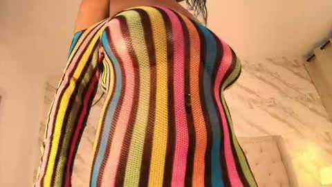 yuliana__cambell online show from 12/23/25, 04:32