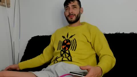 yulian 2811 online show from 12/22/24, 11:00