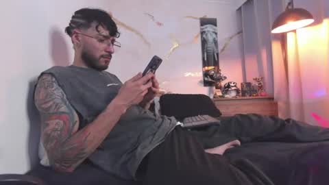 Snapshot of yulianpereira25 chatting on 07/16/26, 02:06 yulian 2811 online show from 07/16/26, 02:06