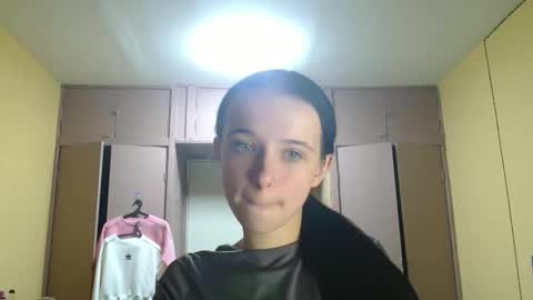 Yuliia online show from 10/04/25, 06:39