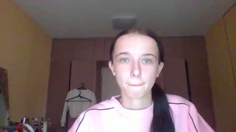 Yuliia online show from 10/07/25, 05:37