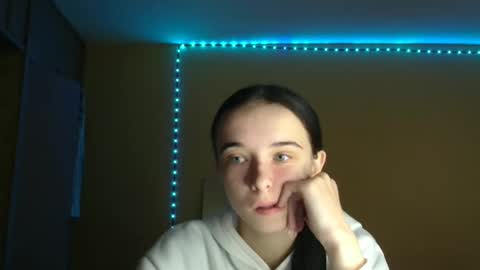 Yuliia online show from 10/22/25, 07:41